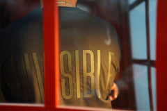 INVISIBLE OVERSIZED TEE